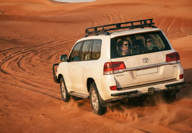 دراجة رباعية في دبي من 150 درهم إماراتي جولة على دراجة Yamaha الرباعية في كثبان لهباب الحمراء بدبي - ديزرت بَغي رينتال دبي