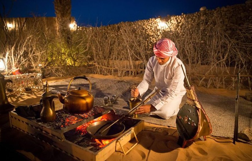 Dubai Heritage Land Rover Desert Safari with Traditional Dinner & Entertainment